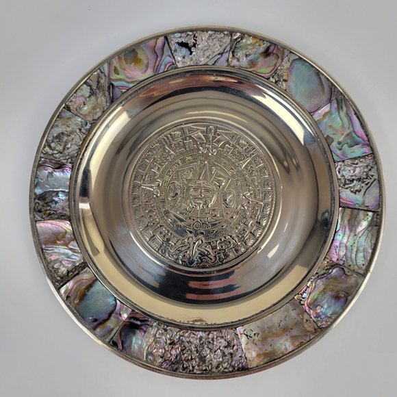 Vtg Alpaca Aztec Wall Calendar~Mexico Silver Tone~Inlaid Mother of Pearl~6" - Picture 1 of 10
